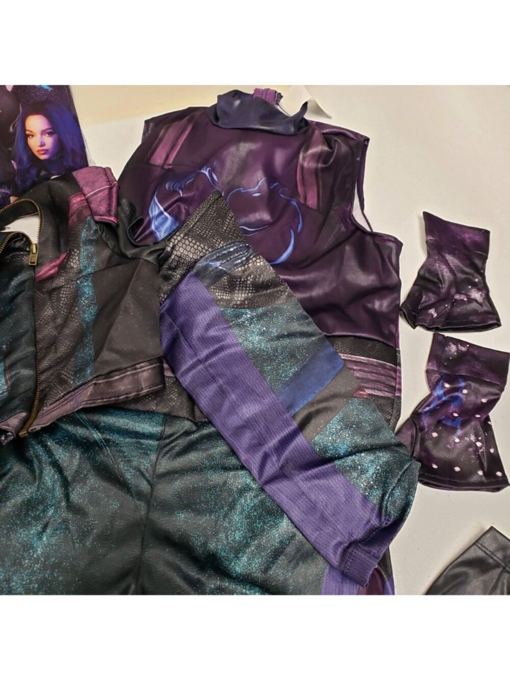 Disney Descendants 3 Mal Halloween Costume Jumpsuit Jacket Gloves Wig Size M 7-8 - Picture 2 of 6